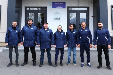 Известные азербайджанские борцы посетили школу в Лачыне