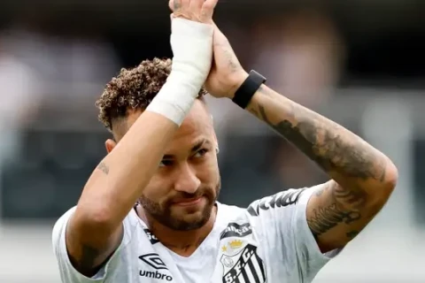 It has become known how long Neymar agreed to extend his contract with Santos