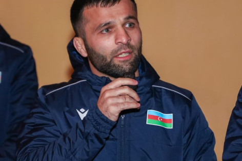 Güləş ulduzları Füzulidə gənc idmançılarla görüşüblər - FOTO