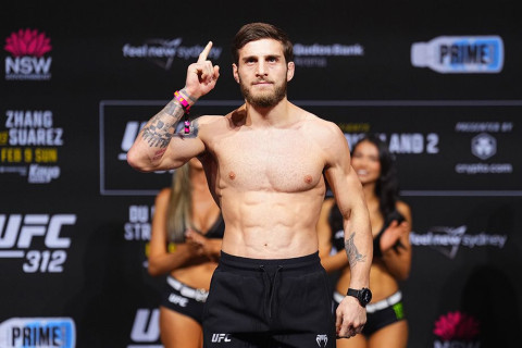 Aleksandr Topuriya UFC titulu uğrunda Petr Yanla döyüşmək niyyətini açıqlayıb