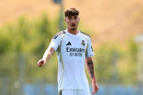 “Real”ın 19 yaşlı debütantı kumirlərini açıqladı