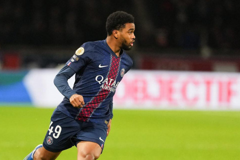 PSJ İbrahim Mbaye ilə müqaviləni uzadıb