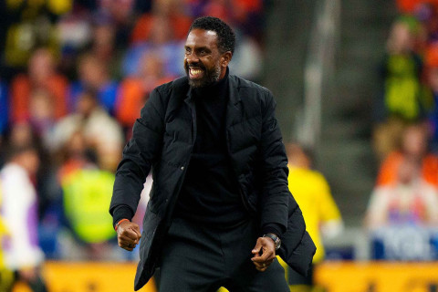 “Seltik” iki həftə əvvəl işə başlayan baş məşqçini qovmaq istəyir