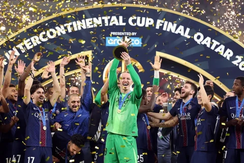 "ПСЖ" повторил рекорд "Барселоны" и "Баварии", выиграв шесть трофеев за год