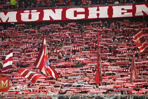 UEFA “Sportinq”lə oyunda azarkeşlərin davranışına görə “Bavariya”ya cəza kəsib