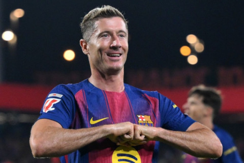 Левандовски готов пойти на понижение оклада ради еще года игры за "Барселону"