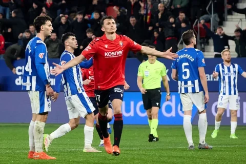 "Осасуна" дома разгромила "Алавес"