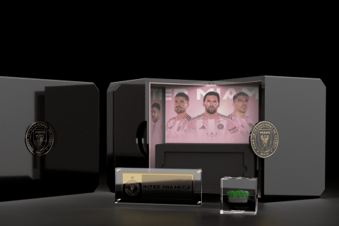 "Интер Майами" начал продавать траву, по которой ходил Месси - ФОТО