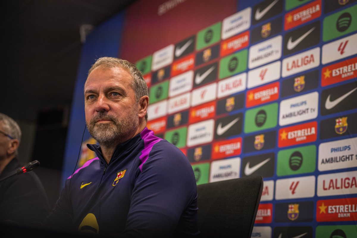 “Barselona” müdafiəçi transferi ilə bağlı qərar verməyə tələsmir