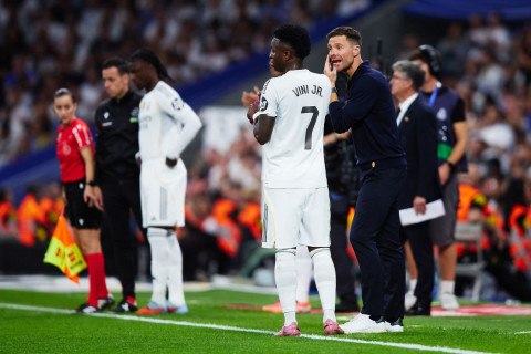 Алонсо поддержал болельщиков, освиставших Винисиуса в матче Ла Лиги