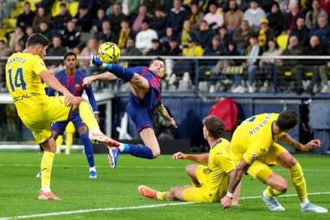 "Барселона" на выезде уверенно обыграла "Вильярреал"