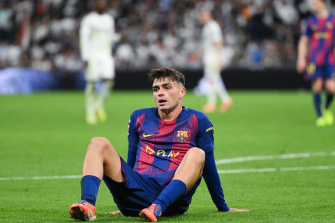 Hansi Flik Pedrisiz beş oyunda yarımmüdafiədə fərqli variantları sınaqdan keçirib