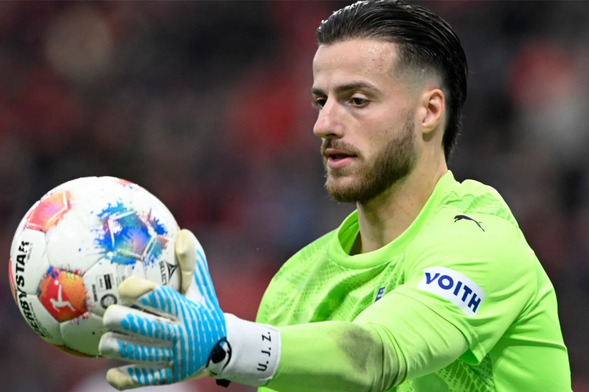 Arsenal step up interest in Borussia Dortmund goalkeeper Ramaj