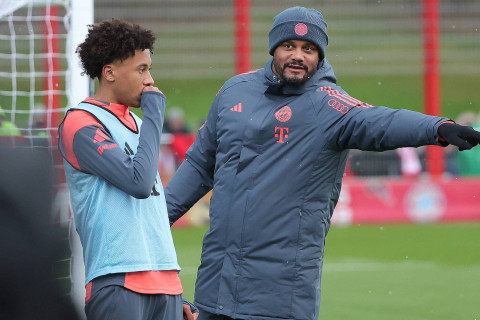 16-летний защитник дебютировал за основную команду "Баварии"