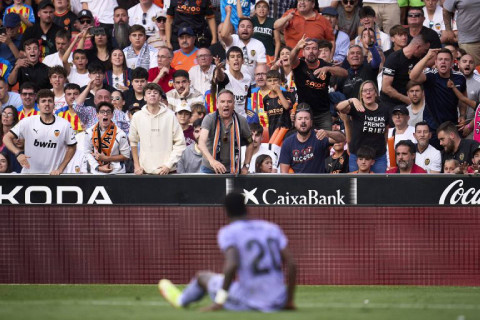 Как болельщики "Реала" проголосовали относительно продажи Винисиуса?