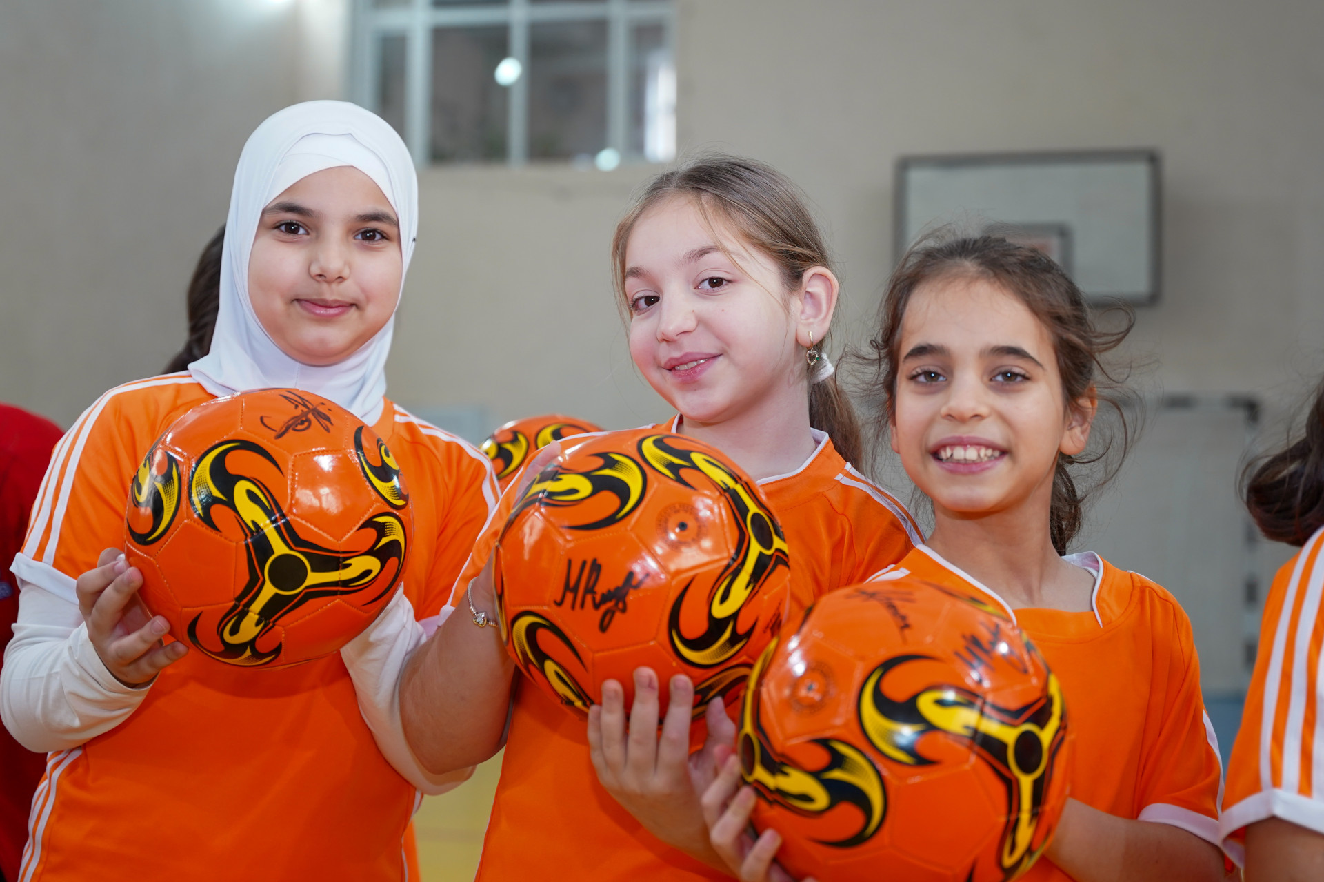 Futbola doğru ilk addımlar: Məktəblilərlə görüşdən FOTOREPORTAJ