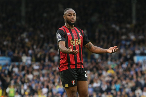 "Манчестер Сити" лидирует в гонке за подписание Семеньо - Романо