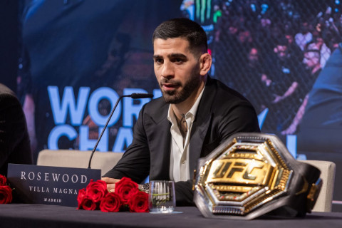 İliya Topuriyanın keçmiş həyat yoldaşı polisə təhdid və təqib olunduğu barədə məlumat verib