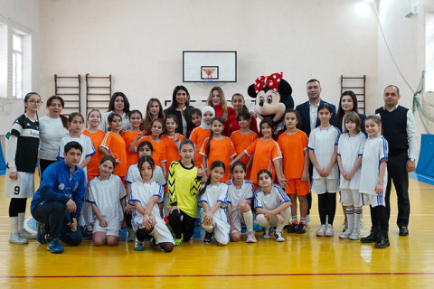 Futbola doğru ilk addımlar: Məktəblilərlə görüşdən FOTOREPORTAJ