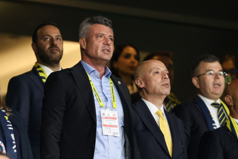 Президент "Фенербахче" отверг обвинения в употреблении наркотиков