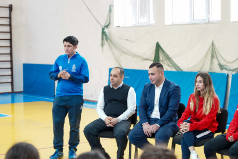 Futbola doğru ilk addımlar: Məktəblilərlə görüşdən FOTOREPORTAJ