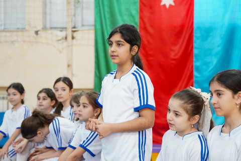 Futbola doğru ilk addımlar: Məktəblilərlə görüşdən FOTOREPORTAJ