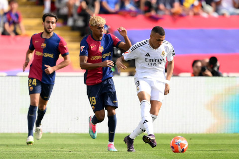 “Real Madrid” Neqreyra işi ilə bağlı “Barselona”dan “çoxmilyonluq” təzminat istəyir