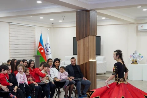 Milli komandanın üzvləri uşaq sığınacağını ziyarət ediblər - FOTO