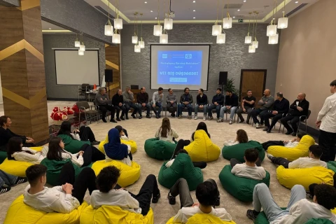 Çempion cüdoçular şəhid övladları üçün təşkil olunan qış düşərgəsinin iştirakçıları ilə görüşüblər - FOTO