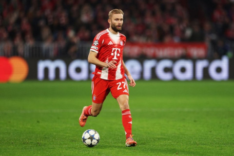 "Бавария" продлит контракты с двумя футболистами