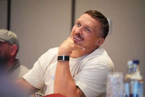 Usik 2026-cı ildə Uaylderlə döyüşmək istədiyini bildirib