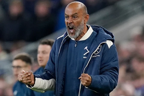 Нуну Эшпириту Санту могут уволить из "Вест Хэма" после трех месяцев работы — СМИ