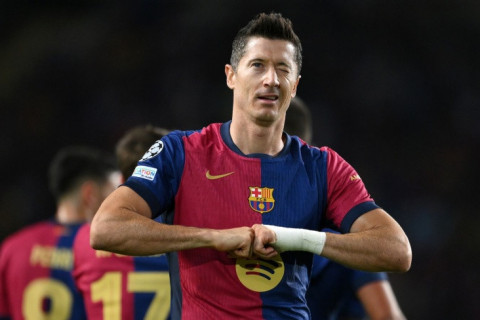 Болельщики "Барселоны" выступают против продления контракта с Левандовским