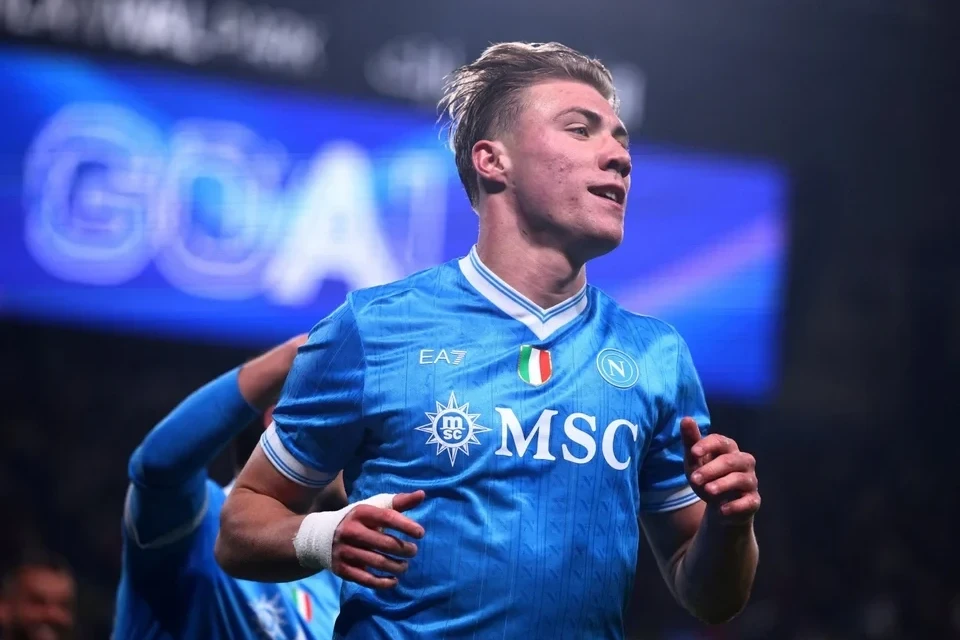 В "Наполи" подтвердили, что выкупят контракт Хойлунда у "Манчестер Юнайтед"