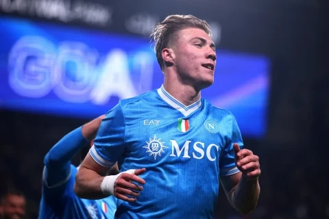 В "Наполи" подтвердили, что выкупят контракт Хойлунда у "Манчестер Юнайтед"