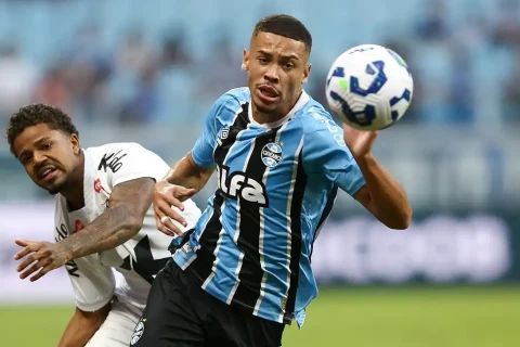 "Астон Вилла" договорилась о переходе форварда "Гремио" Алиссона за 10 миллионов евро