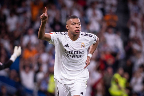 Мбаппе пропустит три недели из-за травмы колена