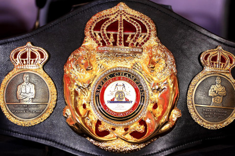 2026-cı ilin ən çox gözlənilən boks döyüşləri açıqlandı