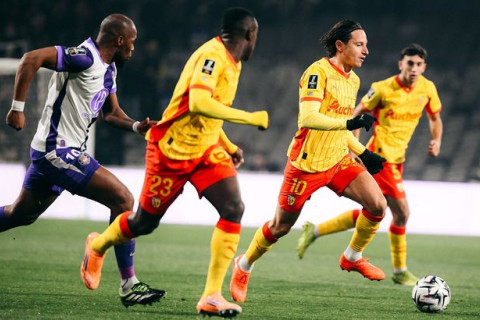 "Ланс" разгромил "Тулузу" и упрочил лидерство в Лиге 1