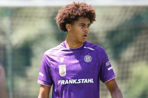 "Ливерпуль" оформляет трансфер 17-летнего защитника из Австрии