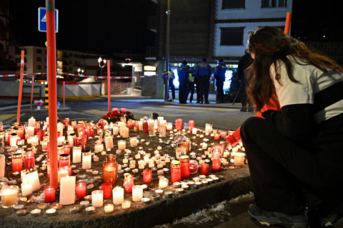 Футболист "Меца", пострадавший при пожаре на курорте в Швейцарии, спасал свою девушку