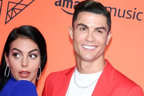 Роналду построил особняк мечты за 34,5 млн евро с золотыми кранами и личным пляжем - ФОТО