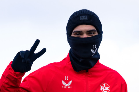 Махир Эмрели и его партнер по команде вернулись к тренировкам на поле - ФОТО