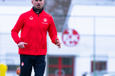 Махир Эмрели и его партнер по команде вернулись к тренировкам на поле - ФОТО