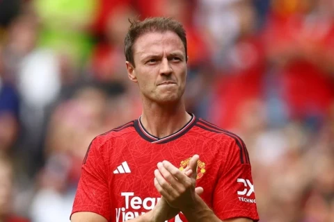 Джонни Эванс будет помощником Даррена Флетчера в матче "МЮ" с "Бернли"