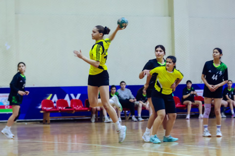 Gənc həndbolçuların respublika birinciliyi keçirilib