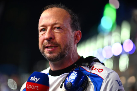 “Racing Bulls” Lousonla müqavilənin uzadılmasının səbəbini açıqlayıb