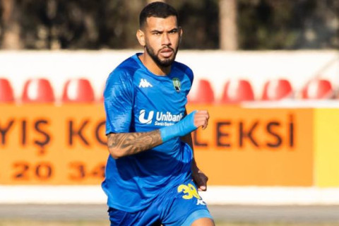 Ölkəsinə gəzməyə gedən legioner Gəncəyə qayıtmayacağını dedi