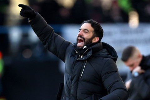 Схема с тремя защитниками и давление INEOS: как тактический спор ускорил уход Аморима