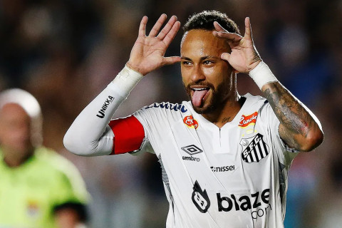 OFFICIAL: Neymar extends contract with Santos until the end of 2026